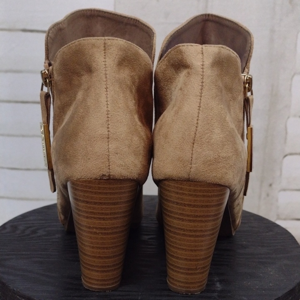 Breckelles Tan Suede Ankle Booties with Block Heel Size 10 - Picture 5 of 7